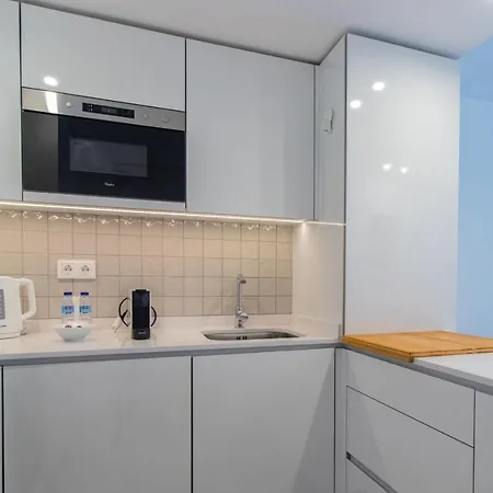 Stunning W/ Free Parking By Lovelystay *