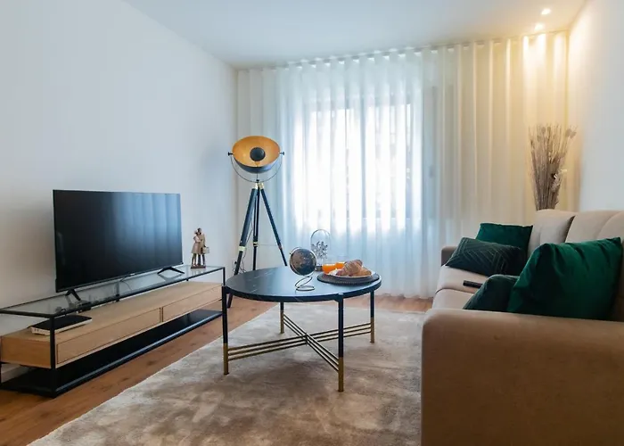 Stunning W/ Free Parking By Lovelystay Apartman