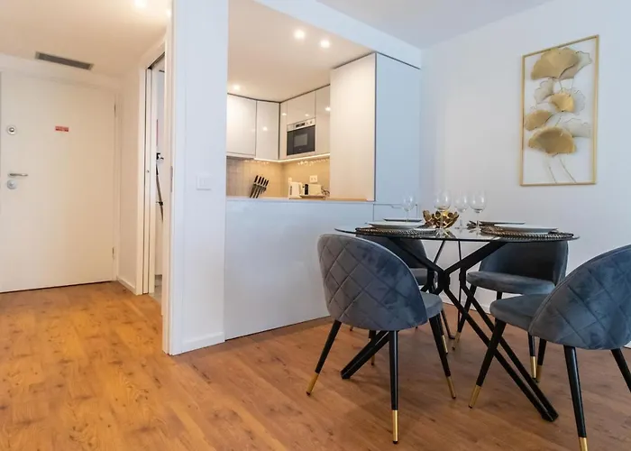 Stunning W/ Free Parking By Lovelystay Porto