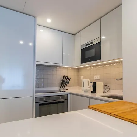 Stunning W/ Free Parking By Lovelystay Apartament