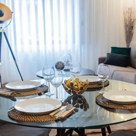 Stunning W/ Free Parking By Lovelystay *