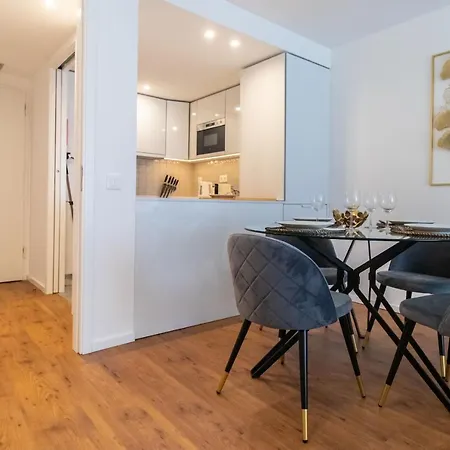 Stunning W/ Free Parking By Lovelystay Porto