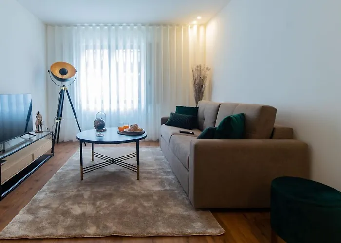 Stunning W/ Free Parking By Lovelystay * Porto